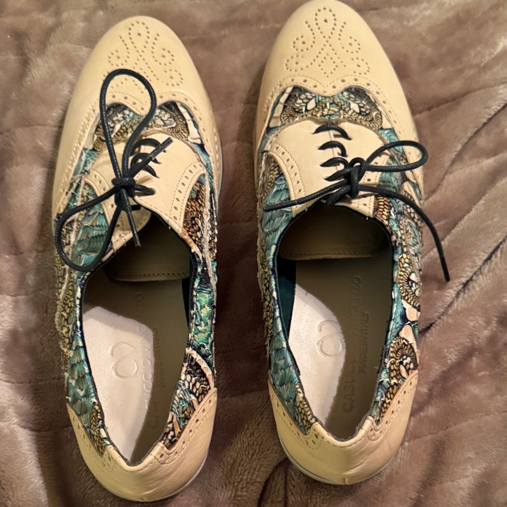 Stylish Beige and Green Women's Flats